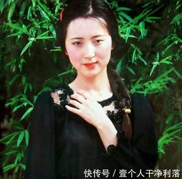 红楼梦|戏里演“贾瑞”,戏外被叫“宝玉”,为爱割腕3次,32岁死于酗酒