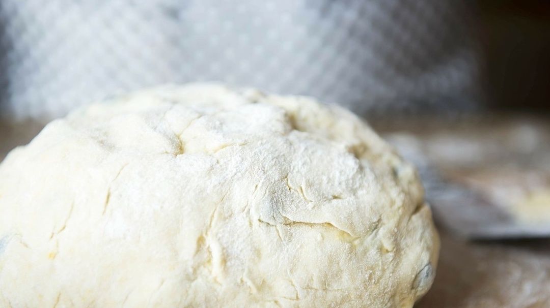 冬季发面,有人用白酒,有人用醋,都不对,换成它,8分钟发满盆