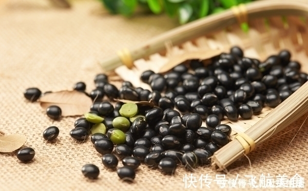 红润|黑豆配上它,面色红润了,色斑淡了女人不想面色晦暗,可以试试