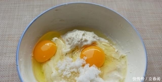 家中有糯米粉的试下这做法,外酥里糯,营养又解馋,比面包好吃