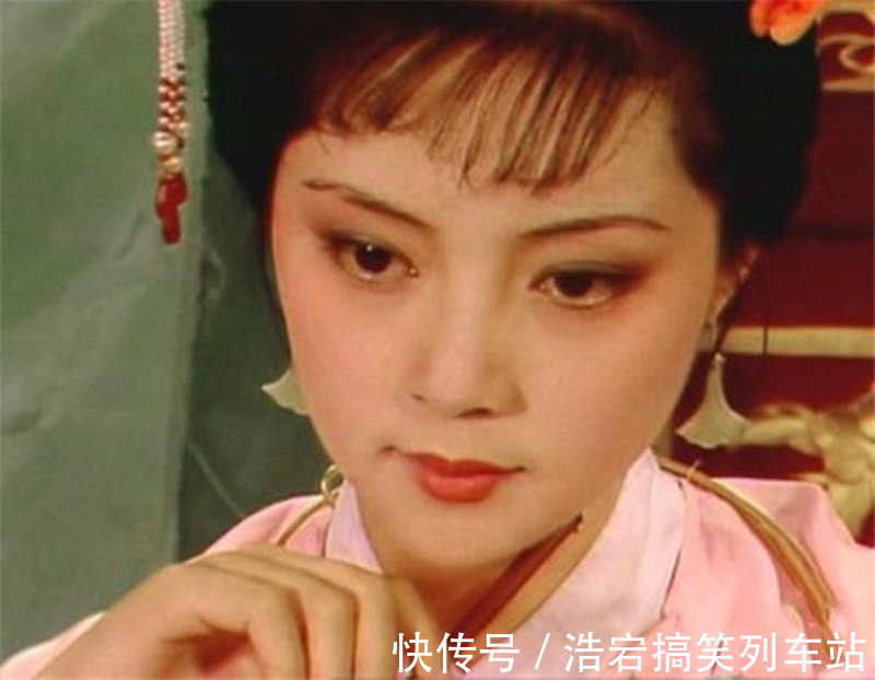 选秀&薛宝钗才貌双全,参加选秀为何后文没有消息,看元春省亲时说了啥