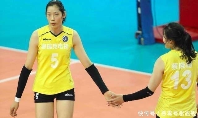 河南女排|1米91強力接應(yīng)輔佐朱婷！新丁霞為女排隊長傳球，郎平?jīng)Q策挺正確