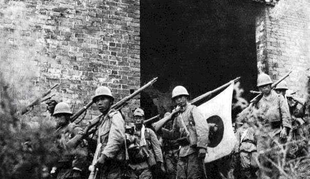 包围|为救乡亲，许世友损失4个连，战后宣布：此团牺牲一个班，补兵一千！