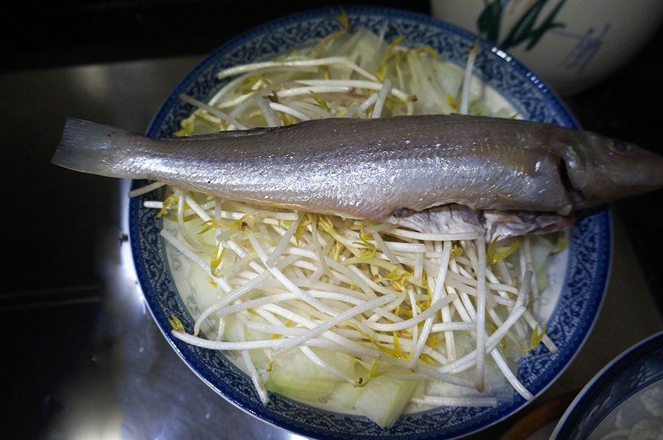 别致|别致清蒸鱼,鲜美营养俱全,烹调出独钓寒江雪的意境