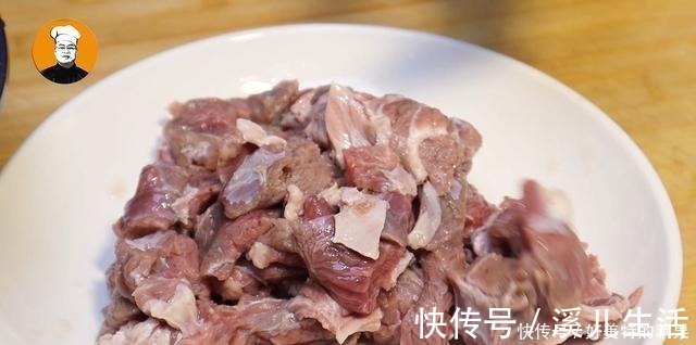 牛肉|不管是炖牛肉还是羊肉,切记别放这2味香料,否则膻腥味越炖越浓