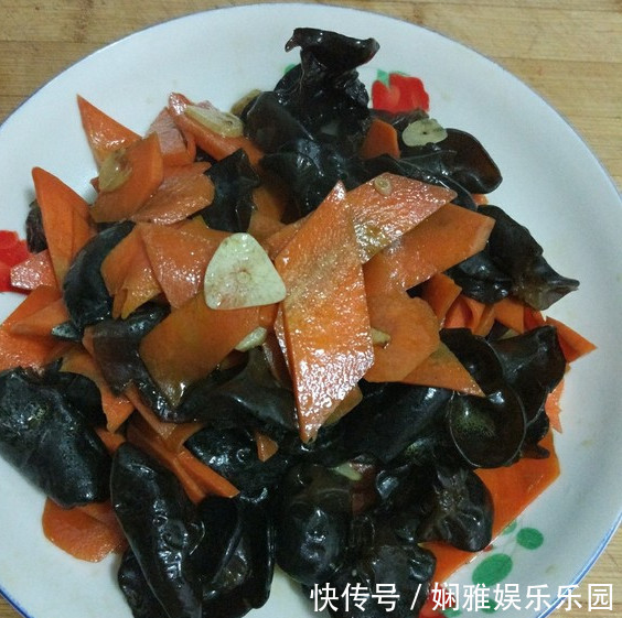 感冒|黑木耳和“它”一起做,给金山都不换,小孩不感冒,女人变漂亮!