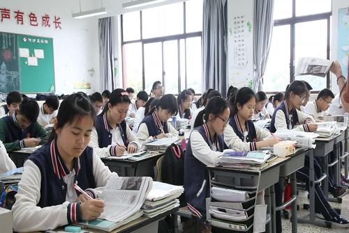 套路|什么看不见摸不着却很重要”，小学生回答满分，网友：套路深