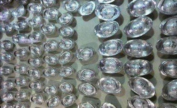 古代“一两银子”现在值多少钱?看到后才知道和珅竟然如此有钱!