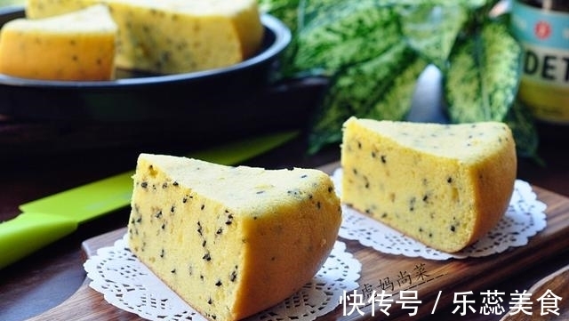 电饭煲|玉米粉+酸奶+鸡蛋，做成无油又低糖的早餐蛋糕，好吃健康易消化