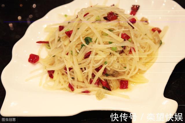 炒土豆丝|炒土豆丝时,只用清水浸泡就错了!多加这一步,出锅后酸脆又可口