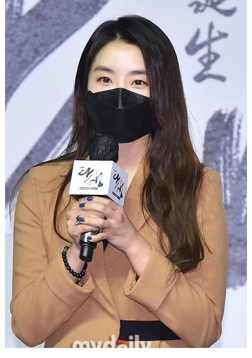 「MD PHOTO」 安圣基尹施允等艺人出席新片《诞生》发布会