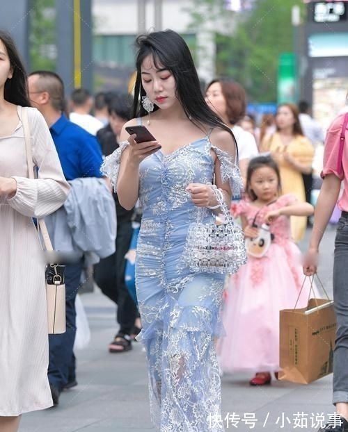 小姐姐 波浪连衣裙在夏季看这就清爽,加入旗袍元素,穿搭时尚并非空穴来风