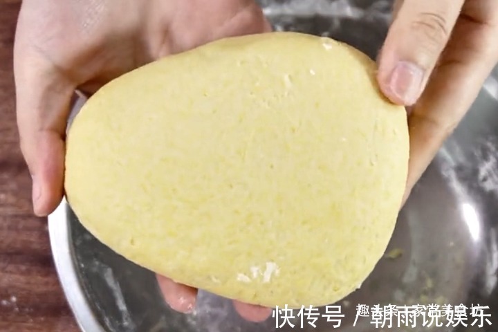 土豆最好吃的做法，简单美味又健康，口感鲜香软嫩，家人抢着吃