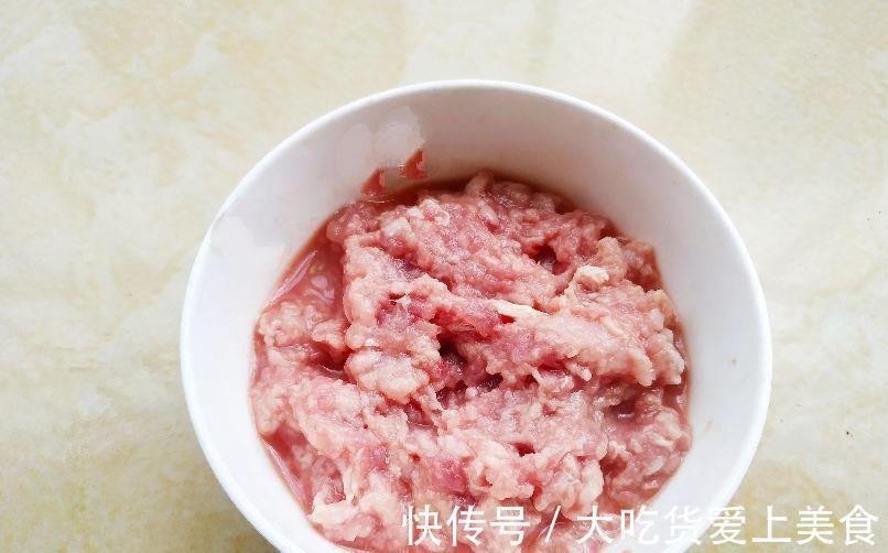 立秋前后豇豆怎么做好吃？加点肉末，去燥营养不丢失