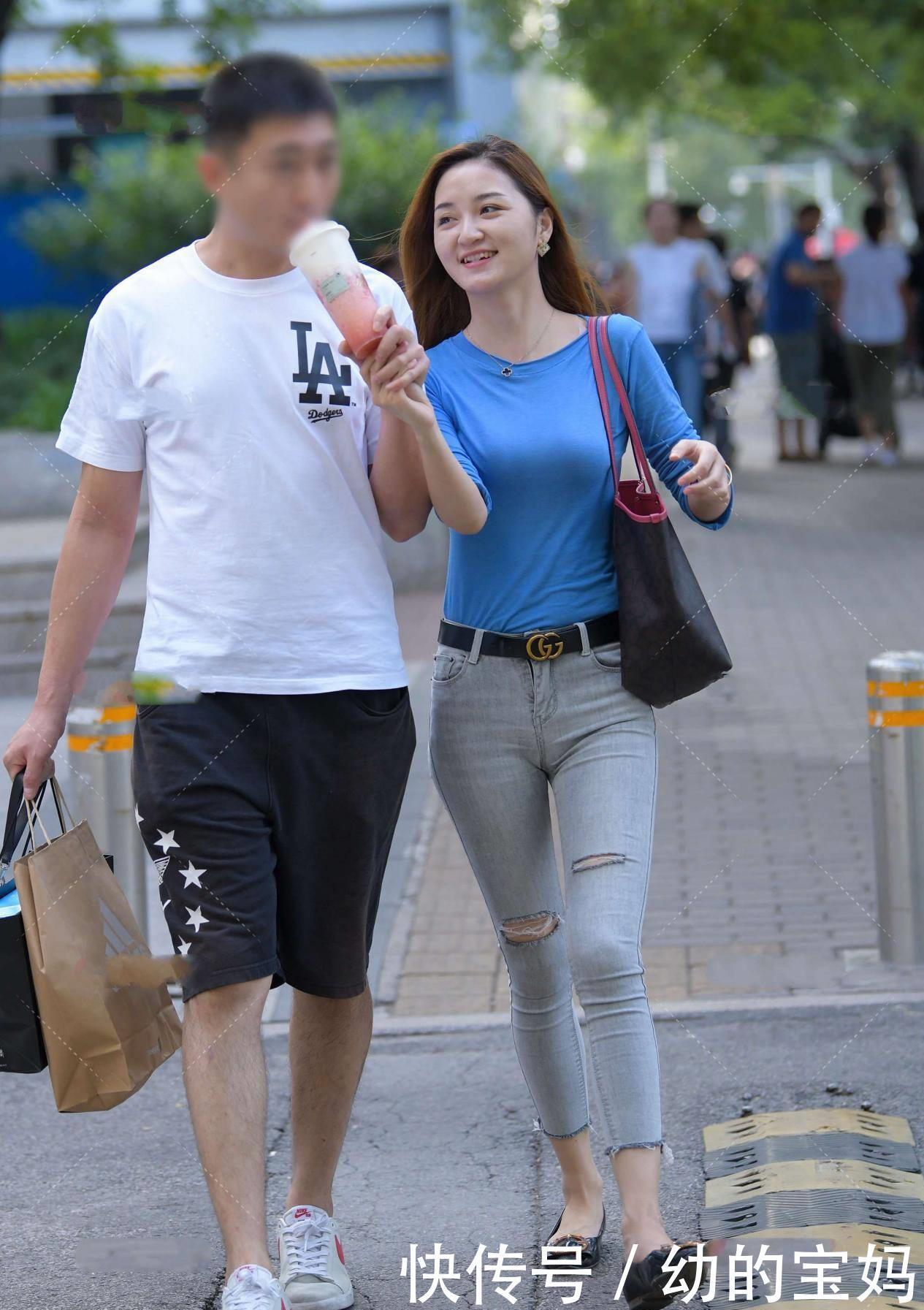 上衣|牛仔裤如何搭配更洋气?选对适合的上衣,带来时髦高级的效果