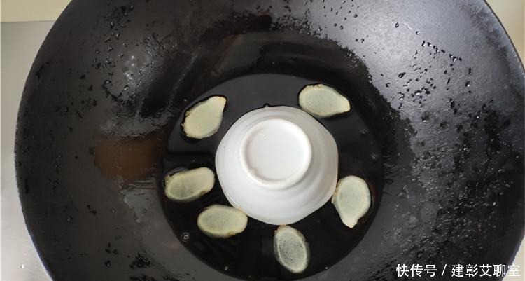 真鲜|螃蟹别傻傻只会用清水蒸,学会老渔民这1招,营养不流失,真鲜!