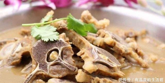 鲜美|炖羊肉无需太多调料，但这3样缺一不可，羊肉鲜美，没有腥膻味