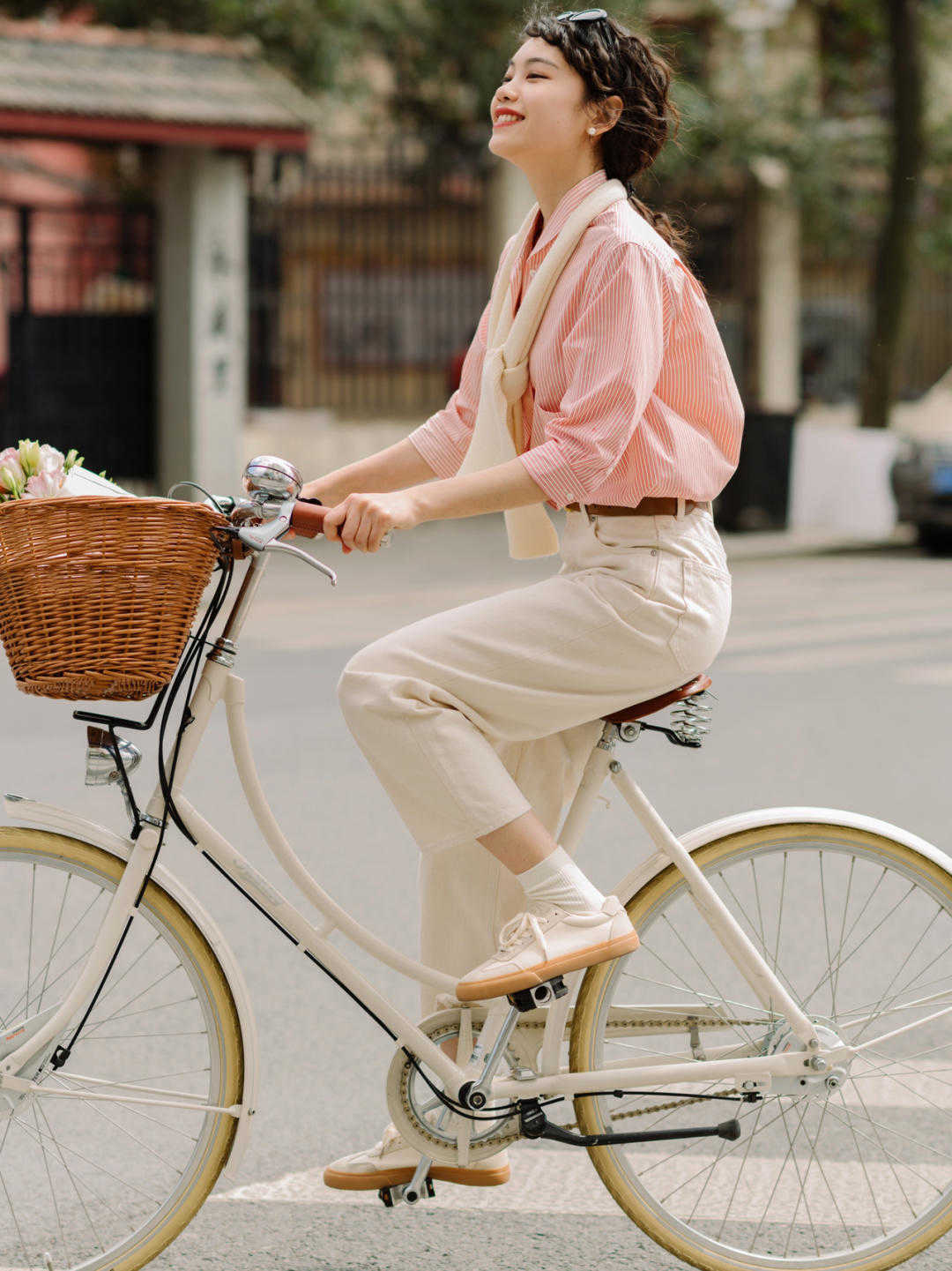 有气质 寒冬腊月的简约冬季穿搭,颜色不挑人,时尚又有气质