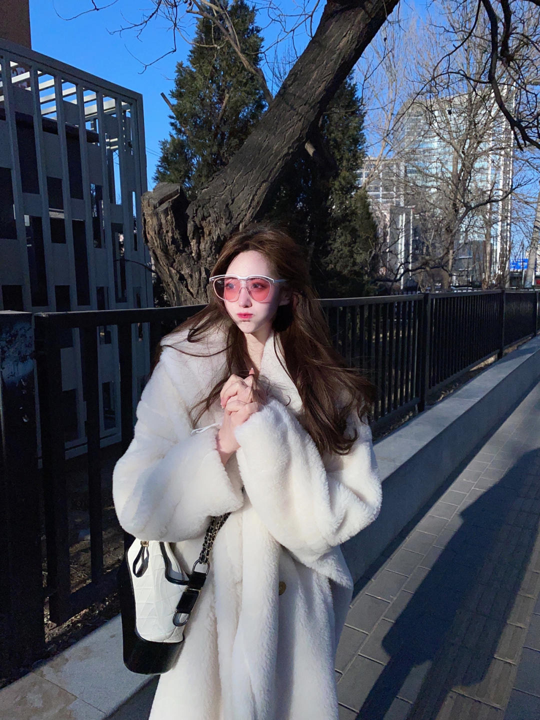 白色|今年冬天来一件“泰迪熊”外套吧!长短皆可,只需备上这4色