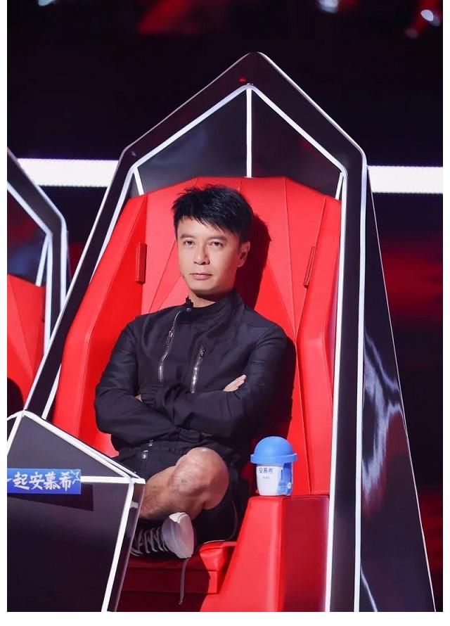 无人知晓|《好声音》机器人乐队表演,汪峰眼都看直了,李克勤喜获“宝藏”学员