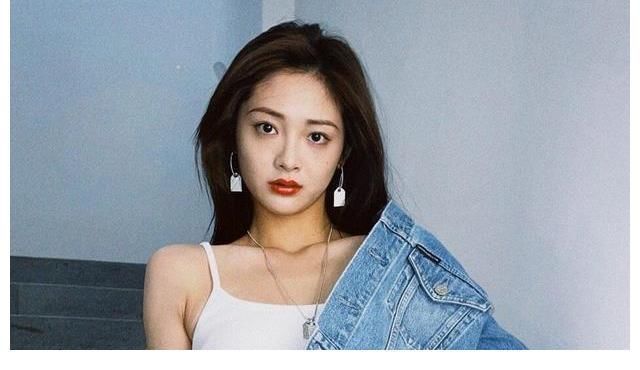 节目|周洁琼和《跑男》格格不入令人尴尬，但却打开了节目逆袭的突破口