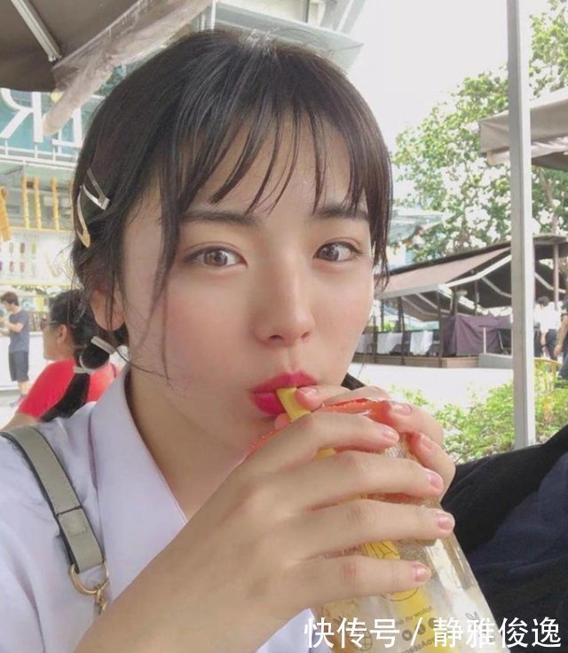 男孩子|17岁男高中生沉迷“女装”,长相清纯又可爱,男生看了都心动