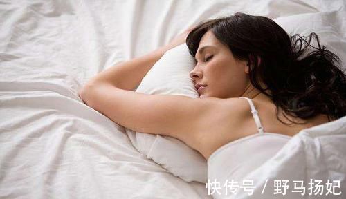 菠菜|得了高血压,晚上常失眠不用慌,试3个方法,吃3种食物,改善睡眠