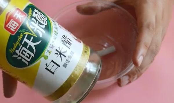 香烟|纱窗脏了根本不用拆下来洗，只需用一根香烟，纱窗立马干净如新