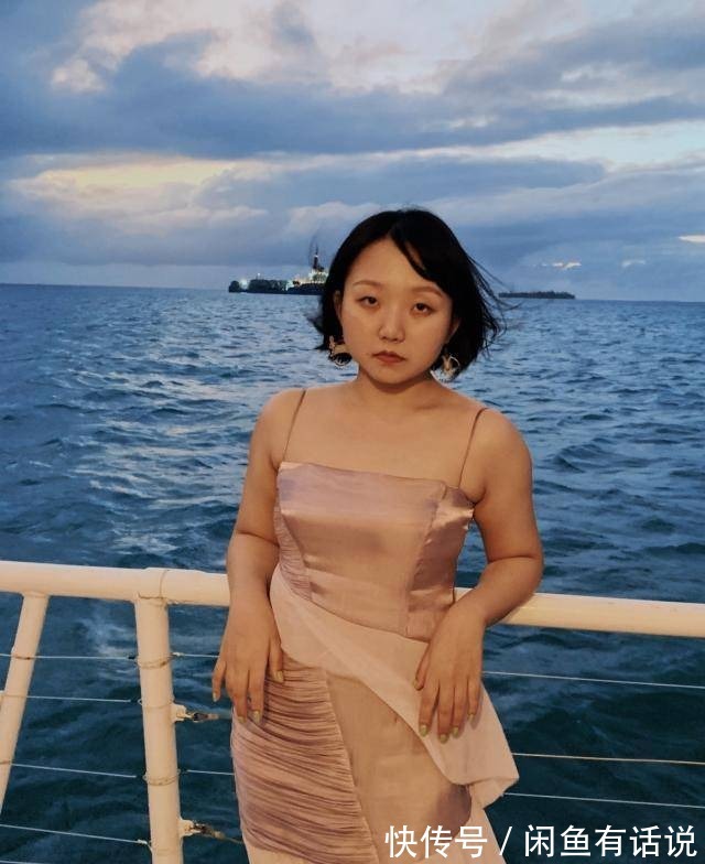 自信|谁说胖女孩不能穿吊带,辣目洋子穿得时髦又洒脱,130斤依旧自信