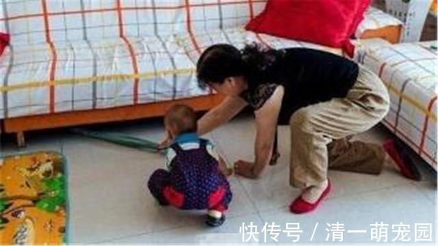 女儿|宝妈留3岁女儿在家午睡,独自出门取快递,回家后的景象让她腿软