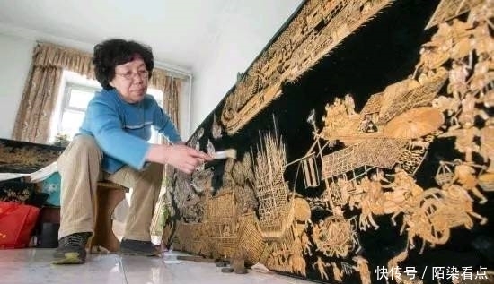 退休|大妈退休后捡瓜子壳,遭到邻居嘲笑,三年后有人出五万想购买