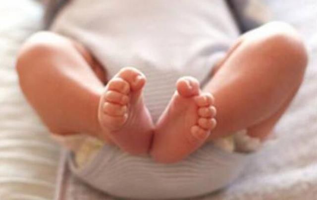 新生儿|生完孩子后,新手爸妈应该了解的3个育儿小知识,学会了轻松带娃