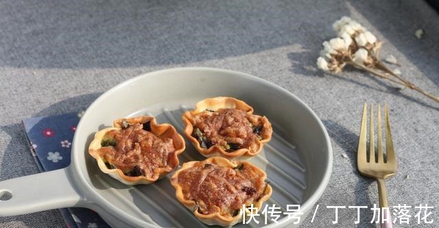 随手做个小吃,金黄酥脆香喷喷,不蒸不煮太简单,10分钟出一锅!