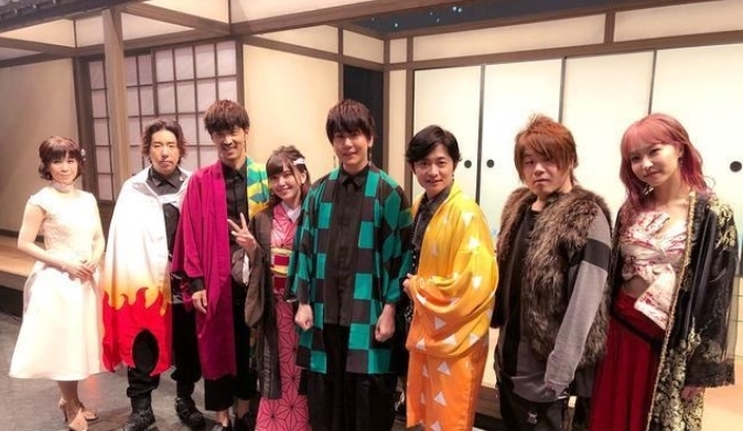 当声优cos配音过的动漫角色调查兵团神还原考哥的女装太美了