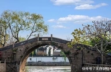 郭泰!杜牧不多见的七律,开篇就是千古名句,全文却跌宕起伏