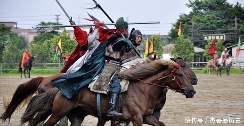 诸侯|虎牢关三英战吕布,究竟是吕布赢了,还是刘、关、张三兄弟赢了?