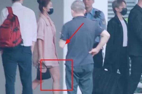 女团|青2虞书欣出门被抓拍,失去了节目滤镜后,小粗腿引网友热议