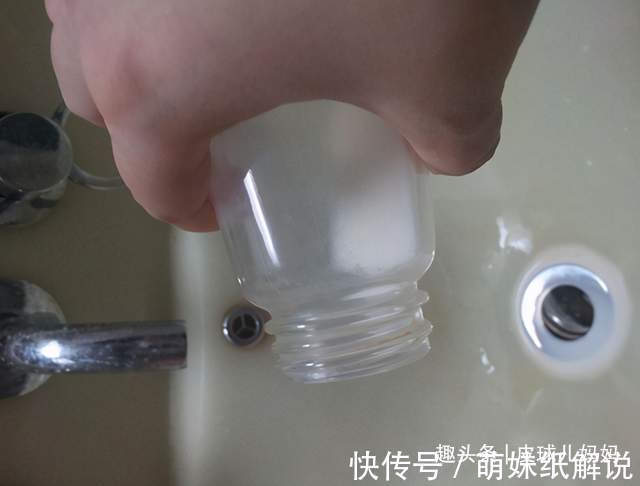 宝妈|有种“偷懒”叫开水烫奶瓶,方便了大人,“坑”了孩子