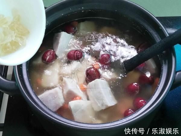 这“碱性食物”要常吃，维生素比苹果高8倍，5元煮一大锅