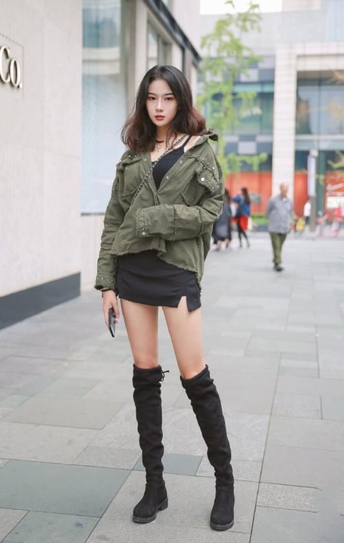 显高显瘦又显白的秋冬高筒靴来喽！露腿妹子最后的倔强真的太惊艳