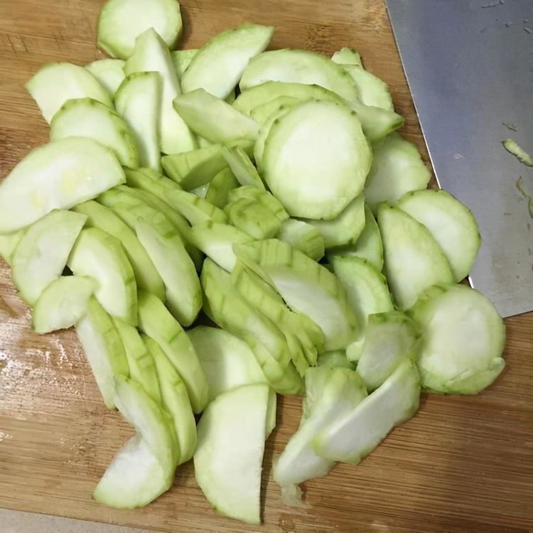 红葡萄酒|爱美女性要坚持吃3种食物,美容养颜、延缓衰老,早吃早好