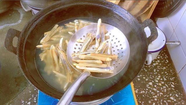 夏天|夏天,用这海鲜包饺子没想到比鲅鱼馅鲜,一次30个不解馋,真好吃