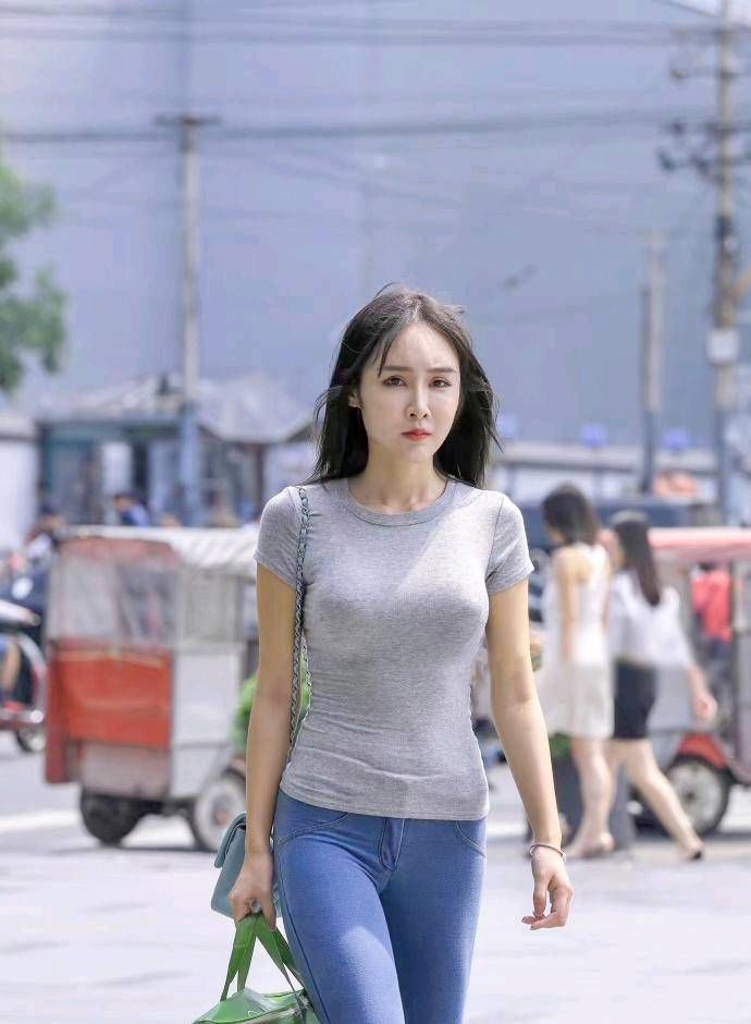 气质|成熟女性也很漂亮,自信的面容无可挑剔,勤劳的气质书写魅力