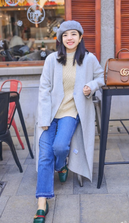 下半身 突然火了一种穿法叫“牛仔裤+乐福鞋”,时髦显瘦有气场,谁穿谁美