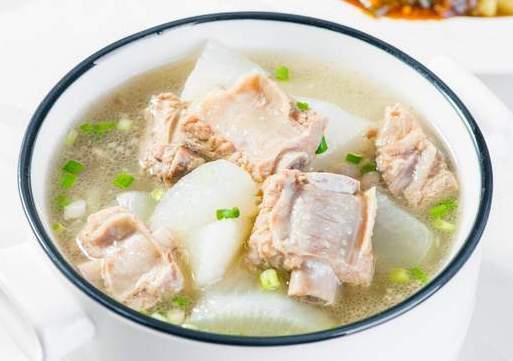 不管炖肉还是排骨,3种调料不能放,不然汤不鲜肉不香,还有怪味