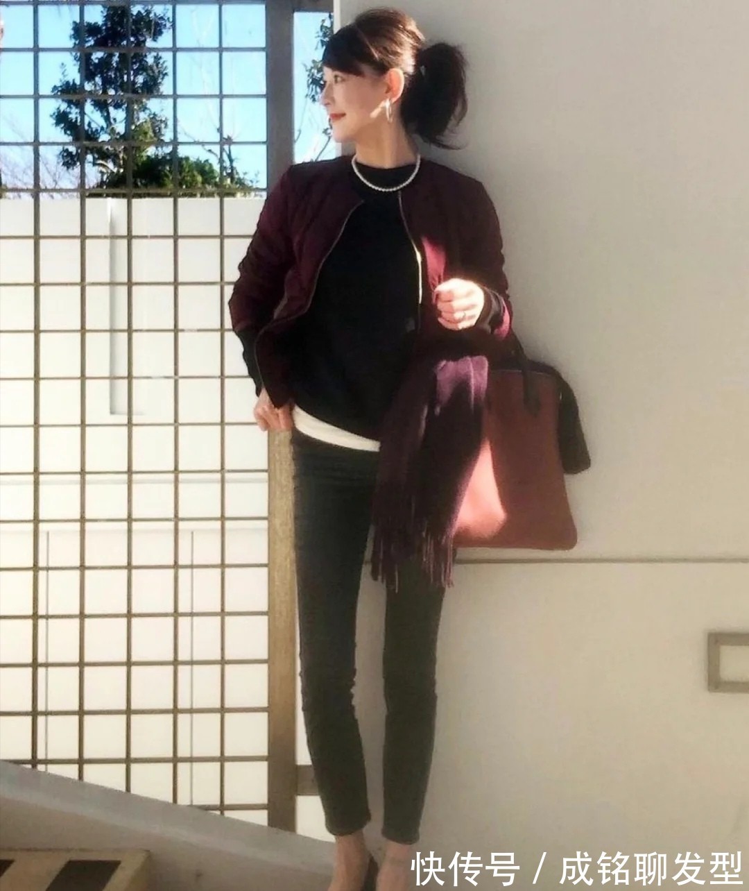 女士|五十多岁还被叫“漂亮姐姐”,她有三个穿衣秘诀,好看优雅又减龄