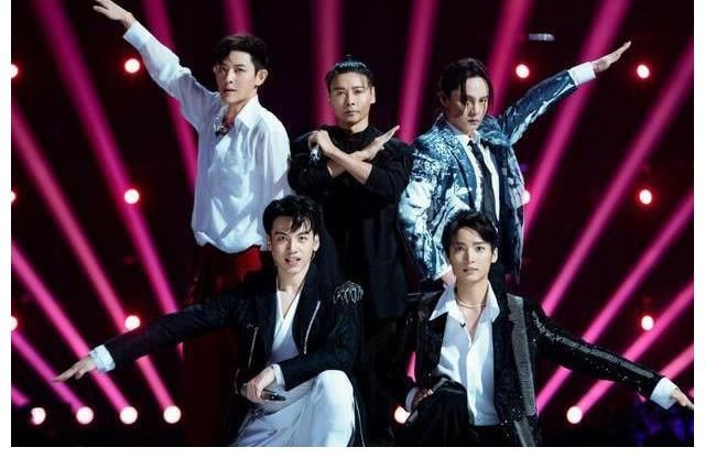 情人|《披荊斬棘的哥哥》上演一大波回憶殺！幾張動圖帶你燃炸全場