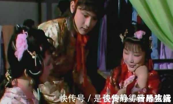 黛玉&湘云发现宝玉的珍珠少了一颗,引出黛玉冷笑,写这一段有何用意?