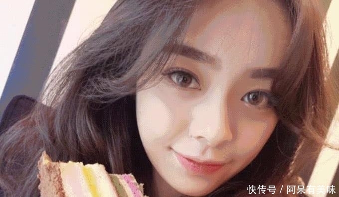 显脸|女生留这4种刘海会显脸小,八字刘海已落伍,“S型”的它最遮肉