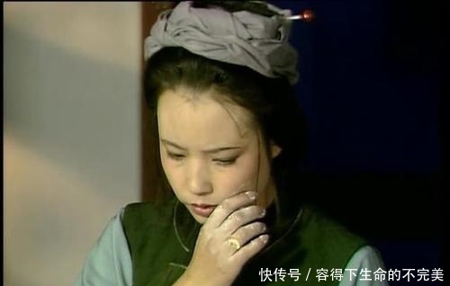 赵姨娘：探春你花五百个钱买一盘炒青菜，考虑过我的感受吗？